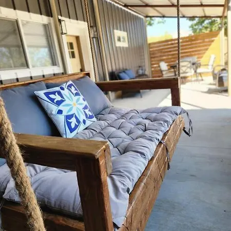 Hitching Post Apartment